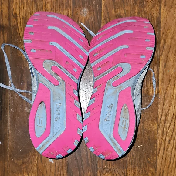 Brooks Women's Gray & Pink Running Shoes - Picture 9 of 10